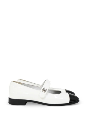CHANEL Pre-Owned CC Mary Jane leather ballet flats - White