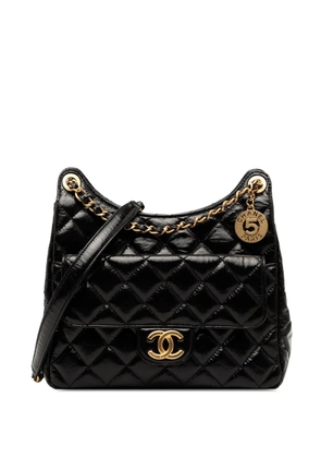 CHANEL Pre-Owned 2021-2025 Medium Shiny Crumpled Calfskin Wavy CC Hobo crossbody bag - Black