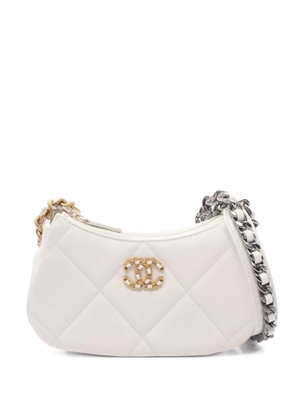 CHANEL Pre-Owned 2021 small Matelasse shoulder bag - White
