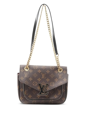 Louis Vuitton Pre-Owned Passy shoulder bag - Brown