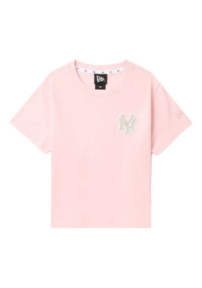 NEW ERA CAP logo-embellished crop T-shirt - Pink