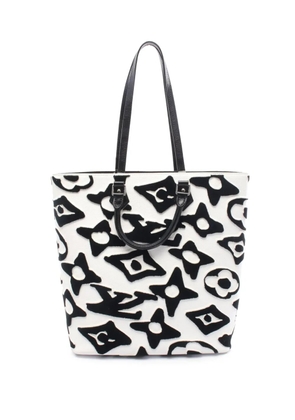 Louis Vuitton Pre-Owned 2021 Urs Fischer Monogram Tufted Cabas tote bag - White