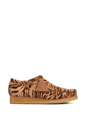 Clarks Originals Wallabee tiger-print desert boots - Brown