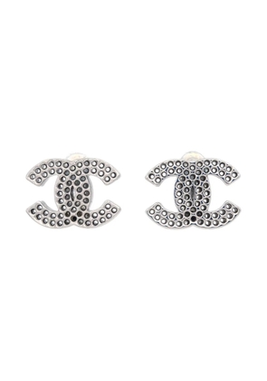 CHANEL Pre-Owned 2003 CC logo clip-on earrings - Silver