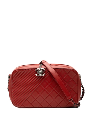 CHANEL Pre-Owned 2014-2015 Medium Quilted Lambskin Coco Boy Camera Bag crossbody bag - Red