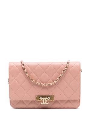 CHANEL Pre-Owned 2016-2017 Quilted Caviar Golden Class Wallet On Chain crossbody bag - Pink