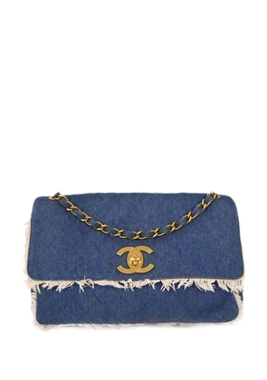CHANEL Pre-Owned 1992 fringed shoulder bag - Blue