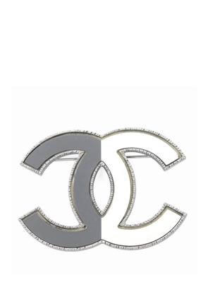 CHANEL Pre-Owned 2016 Stainless Steel Enamel CC Brooch costume brooch - Silver