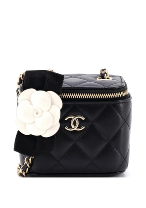 CHANEL Pre-Owned Camellia Bow Vanity Case with Chain Quilted Lambskin Mini crossbody bag - Black