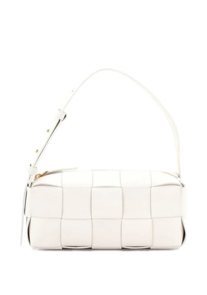 Bottega Veneta Pre-Owned Brick Cassette Maxi Intrecciato Leather Small shoulder bag - White
