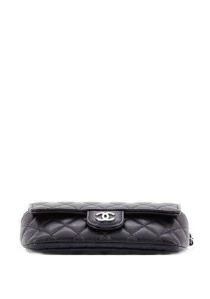 CHANEL Pre-Owned Classic Sunglasses Case with Chain Quilted Caviar clutch bag - Black