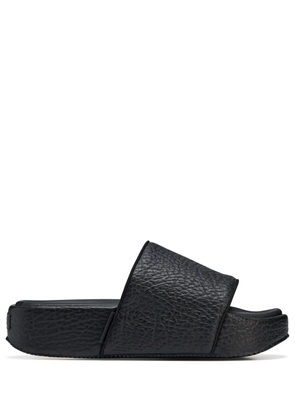 Y-3 pebbled open-toe slides - Black