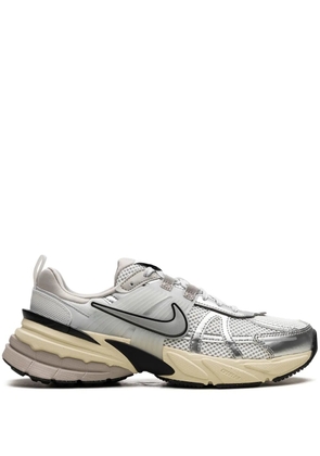 Nike V2K Run 'Metallic Silver' sneakers - White