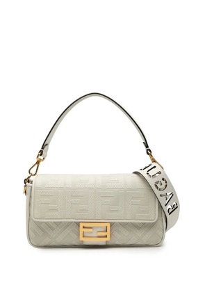Fendi Pre-Owned 2010-2026 Zucca Embroidered Canvas Baguette satchel - White