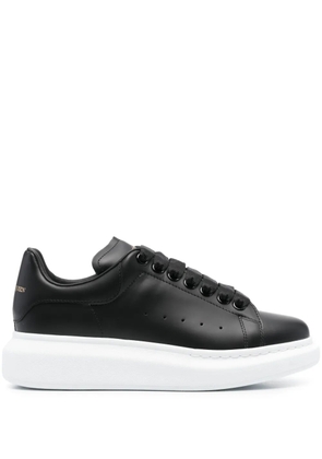 Alexander McQueen Oversized sneakers - Black