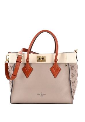 Louis Vuitton Pre-Owned On My Side Monogram Tuffetage Leather MM tote bag - Neutrals