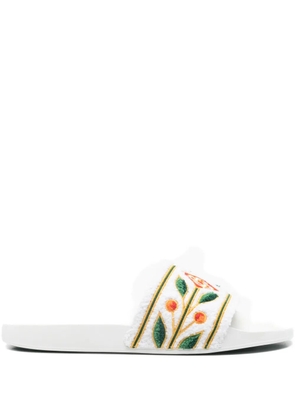 Casablanca floral-embroidered slides - White