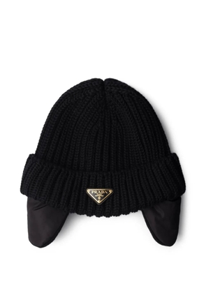 Prada triangle-logo knitted beanie hat - Black