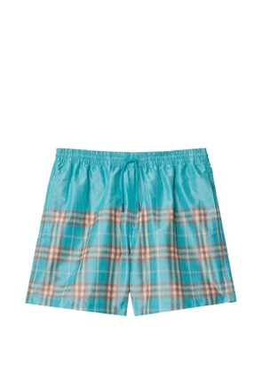 Burberry gradient check swim shorts - Blue