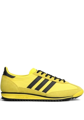 adidas three stripes trainers - Yellow