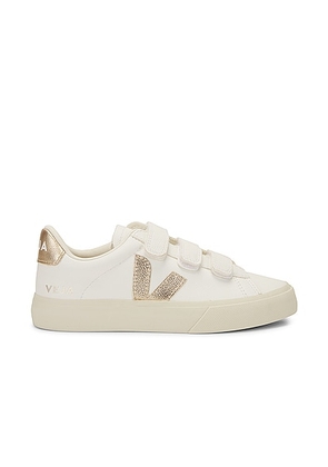 Veja Chromefree Leather Sneaker in Extra White & Platine - White. Size 40 (also in 41).