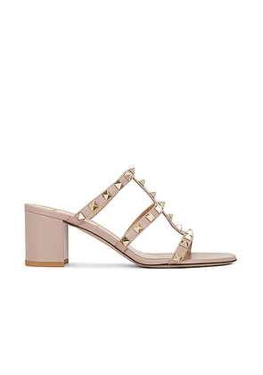 Valentino Garavani Rockstud Mule in Poudre - Cream. Size 38.5 (also in 40, 37, 41).