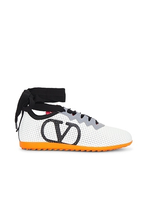 Valentino Garavani Chromathon Sneaker in Bianco  Grigio  Nero  & Pumpkin - White. Size 38 (also in ).