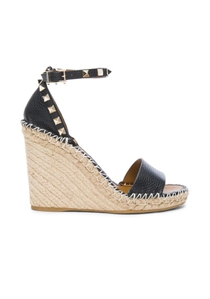 Valentino Garavani Leather Rockstud Espadrilles in Black - Black. Size 40 (also in 36, 41).