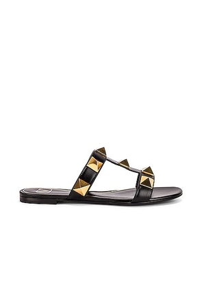 Valentino Garavani Roman Stud Slides in Nero - Black. Size 36 (also in ).