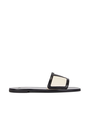 Valentino Garavani Viva Superstar Slide in Butter White & Nero - Black,White. Size 38 (also in 39.5).