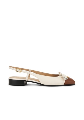 Valentino Garavani Valet Du Roi Ballerina Flat in Butter White & Tobacco - Cream. Size 36.5 (also in 38, 40, 41, 36, 38.5, 37, 37.5, 39.5).