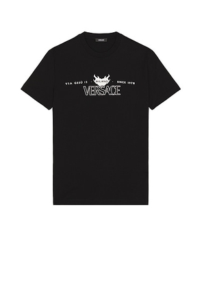 VERSACE Versace Logo Print T-Shirt in Black - Black. Size S (also in M).