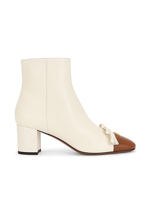 Valentino Garavani Valet Du Roi Boot in Butter White & Tobacco - Cream. Size 36.5 (also in 36, 38.5, 39, 39.5, 41, 37, 37.5, 38).