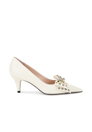 Valentino Garavani Bowow Pump in Ivory - Ivory. Size 37 (also in 36, 37.5, 38, 38.5, 39, 40, 41).