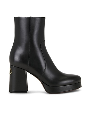 Valentino Garavani Fawcette Bootie in Nero - Black. Size 40 (also in 41).