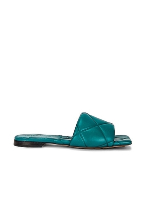 Bottega Veneta BV Rubber Lido Sandals in Duck Green - Green. Size 36.5 (also in 36, 37.5).