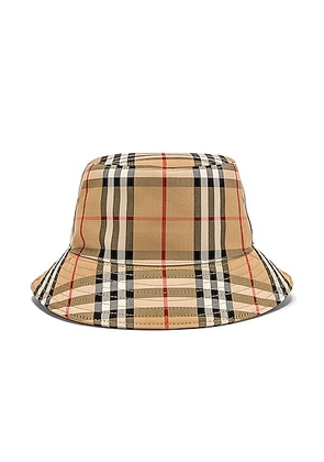 Burberry Heavy Cotton Check Bucket Hat in Archive Beige. Size M (also in S).