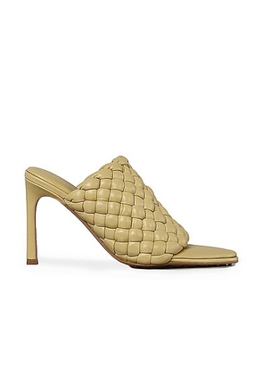 Bottega Veneta Padded Leather Sandals in Tapioca - Brown. Size 36 (also in 35, 37, 37.5, 38, 38.5, 39, 39.5, 40).