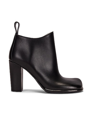Bottega Veneta Leather Ankle Boots in Black - Black. Size 36 (also in 35, 37, 38, 38.5, 39).