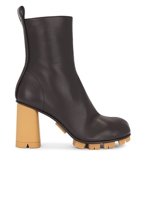 Bottega Veneta Shore Ankle Boot in Fondant - Brown. Size 38 (also in 36, 40).