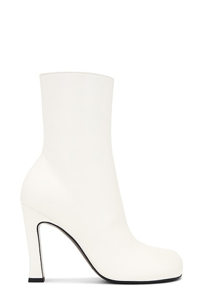 Bottega Veneta Ankle Boot in White - White. Size 38.5 (also in 36.5, 39.5, 40, 41).