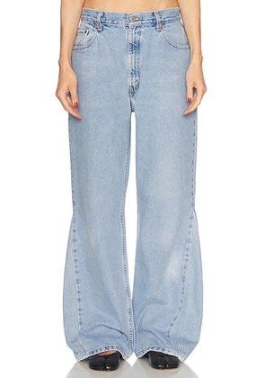 Aligrace Vintage Slouchy Wide Low Jeans in Light - Blue. Size 34 (also in 33).
