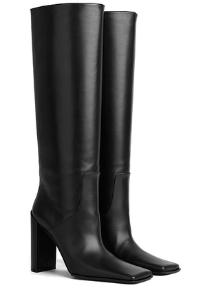 ALAÃA Knee High Boot in Noir - Black. Size 39 (also in 40).