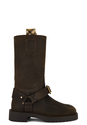 Burberry Saddle Boot in Loch - Chocolate. Size 40 (also in ).