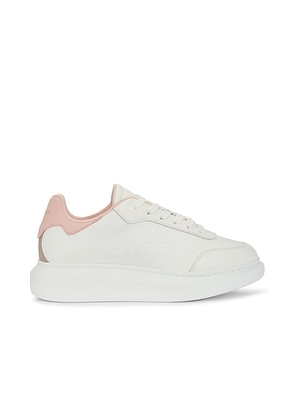 McQueen Oversized Sneaker in White & Pink - White. Size 41 (also in ).