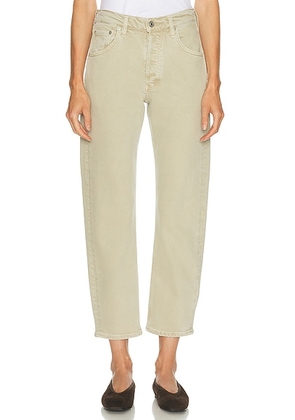 Citizens of Humanity Winslow Low Rise Boyfriend Jeans in Burnished Quartz - Cream. Size 25 (also in 24, 26, 27, 28, 29, 30, 33, 34).