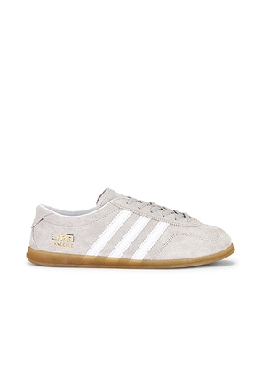 Adidas Originals Gazelle Lo Pro in Grey Two  Cloud White  & Gum - Light Grey. Size 6 (also in 11, 7, 7.5).