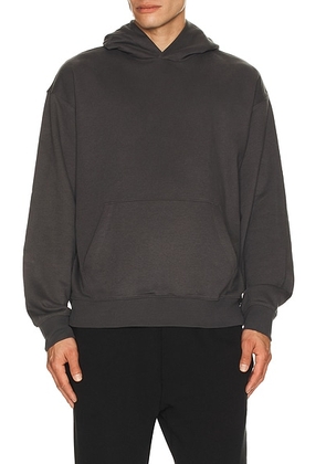 Beyond Yoga LuxeFleece Men's Hoodie in Black Ash - Black. Size XL/1X (also in S, XXL/2X).