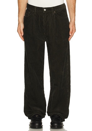 Barbour x Levi's 578 Pleated Pant in Rosin - Green. Size 38 (also in ).