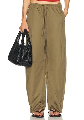 EAVES Lana Barrel Leg Pant in Capers - Olive. Size L (also in M, XL).
